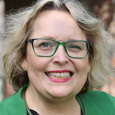 Porträtbild von Nicole Helbig