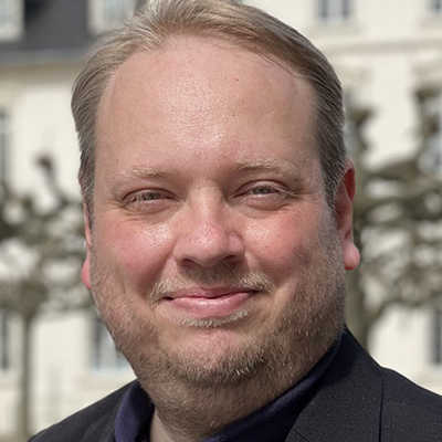 Porträtfoto von Tobias Schneider